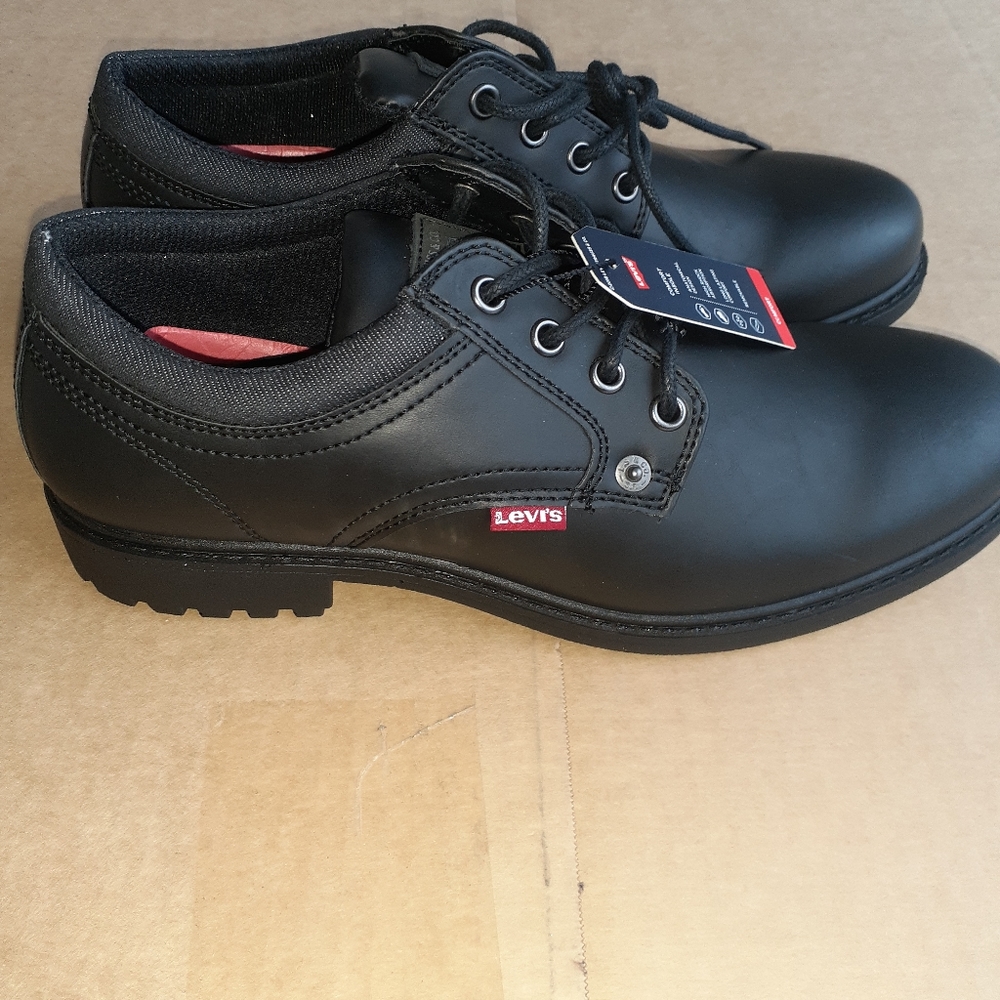 Black Levi's work shoes